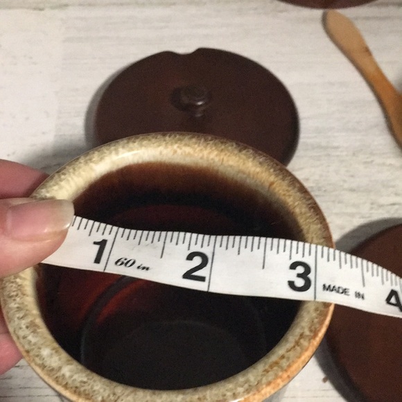 Vintage 3-compartment condiment holder with condiment bowls w/lids & woody spoon - Picture 7 of 9